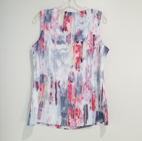 Crosby Sleeveless front-tie Watercolor top. 2 - Picture 4 of 4